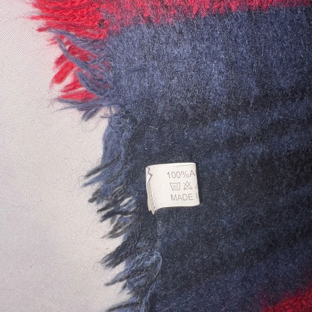 Acrylic scarf - Picture 3 of 5